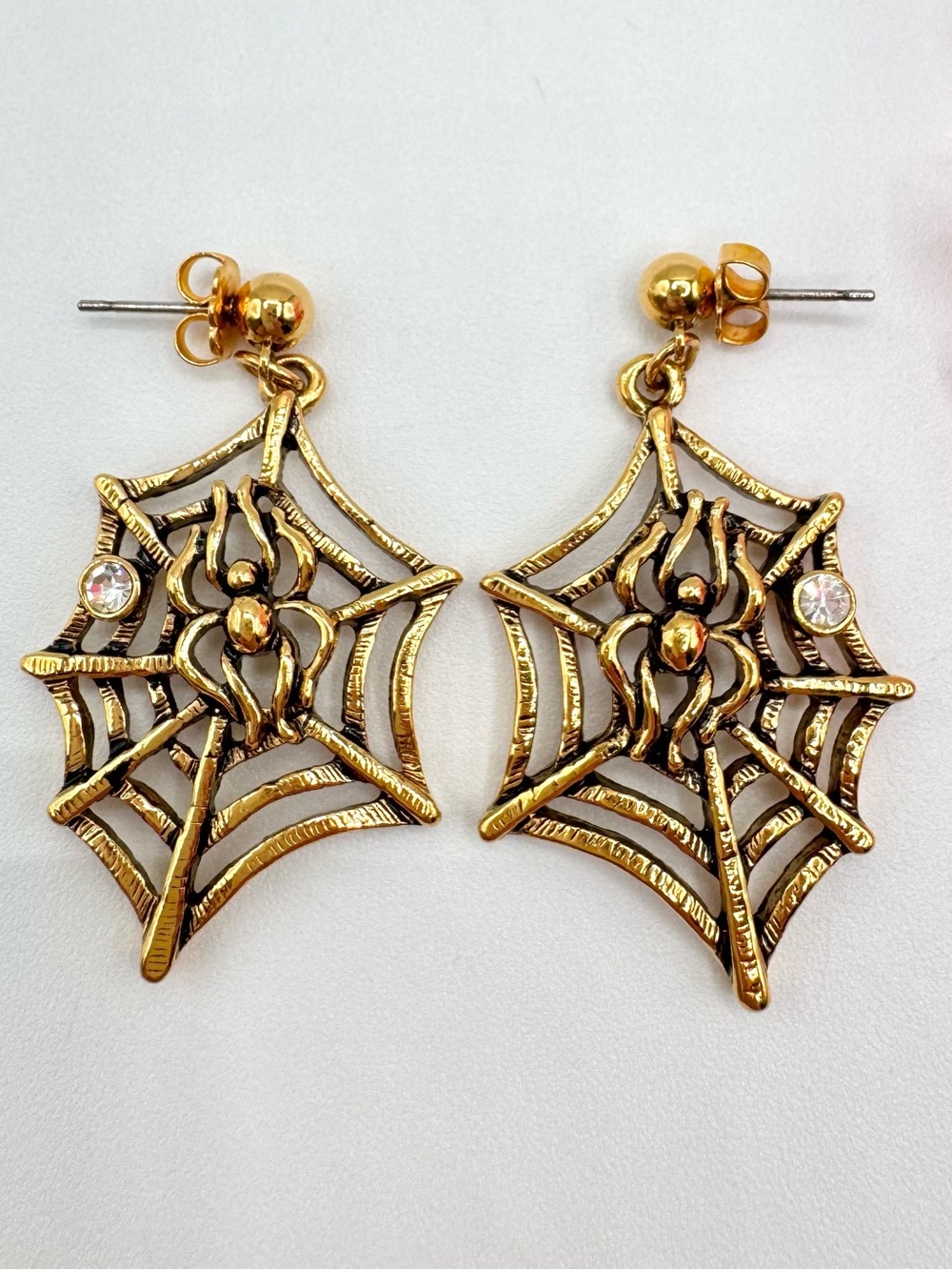 Vintage Avon Spiderweb Earrings With Rhinestone Gold Tone Halloween Cute Signed